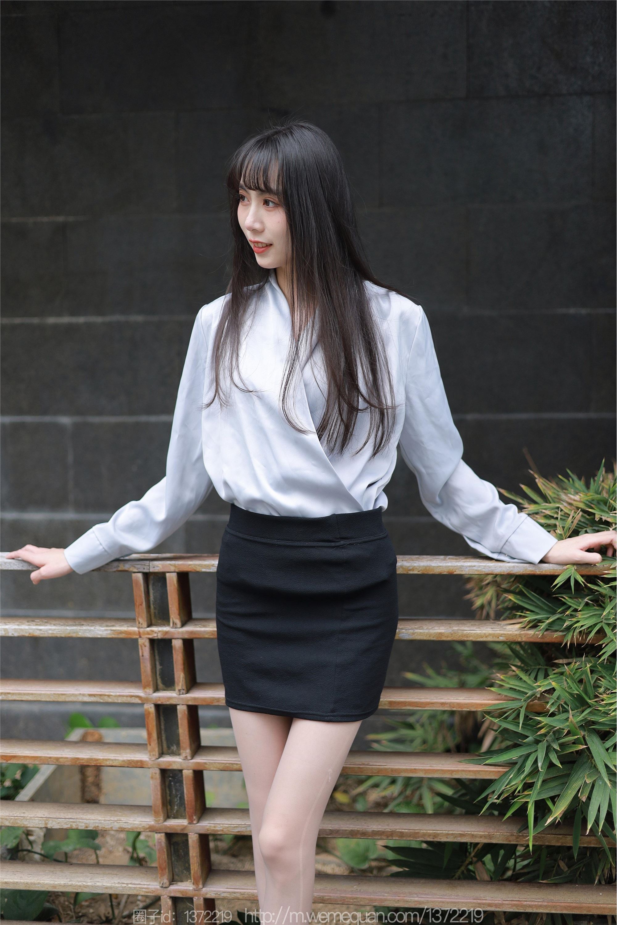 IESS异思趣向  2023.03.02 丝享家 1378 团团《楼梯上的美人》